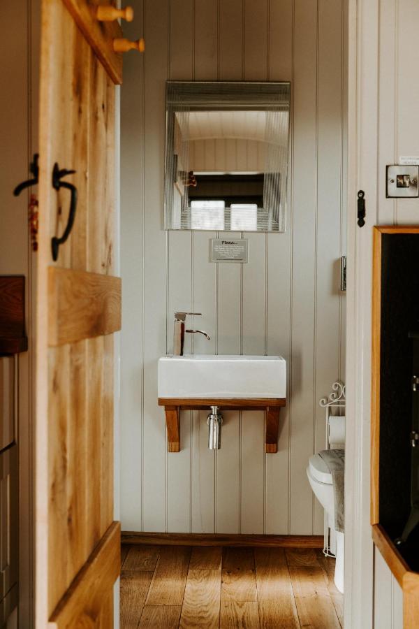 The Little John Petite Cosy Log Cabin - Sleeps 2, Great For Romantic Breaks, Couples, Single Guests, Near Sherwood Forest At Fairview Farm, Nottingham Set In 88 Acres Blidworth 外观 照片
