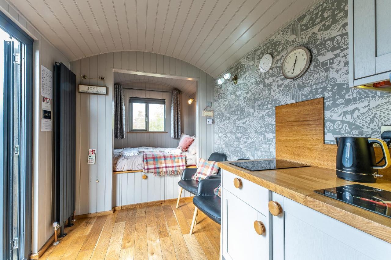 The Little John Petite Cosy Log Cabin - Sleeps 2, Great For Romantic Breaks, Couples, Single Guests, Near Sherwood Forest At Fairview Farm, Nottingham Set In 88 Acres Blidworth 外观 照片